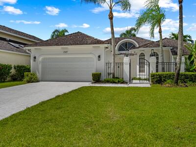 2587 Muir Circle, Wellington, FL 33414