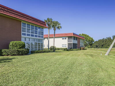 36 Pine Arbor Lane, Vero Beach, FL 32962