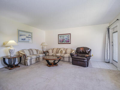 36 Pine Arbor Lane, Vero Beach, FL 32962