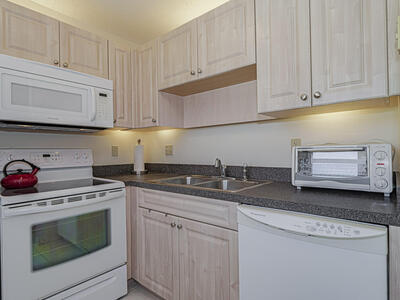 36 Pine Arbor Lane, Vero Beach, FL 32962