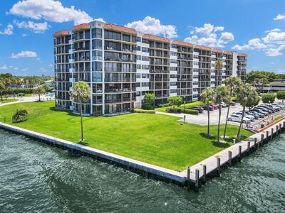 859 Jeffery Street SE, Boca Raton, FL 33487