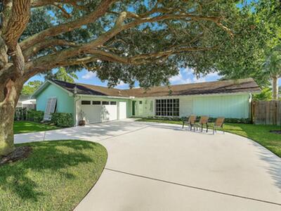 4193 Hyacinth Circle N, Palm Beach Gardens, FL 33410