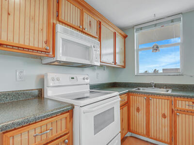 104 Paradise Harbour Boulevard, North Palm Beach, FL 33408