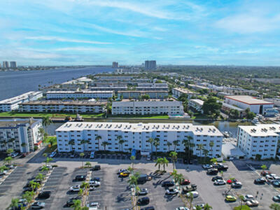 104 Paradise Harbour Boulevard, North Palm Beach, FL 33408