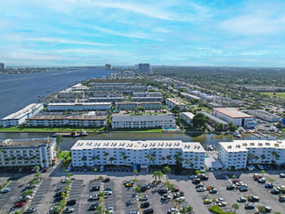 104 Paradise Harbour Boulevard, North Palm Beach, FL 33408