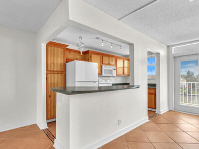 104 Paradise Harbour Boulevard, North Palm Beach, FL 33408