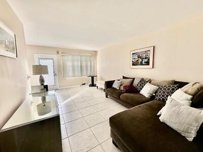3032 Hythe B, Boca Raton, FL 33434