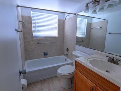 89 Canterbury D, West Palm Beach, FL 33417