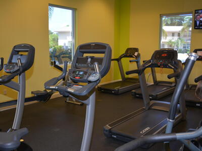 89 Canterbury D, West Palm Beach, FL 33417