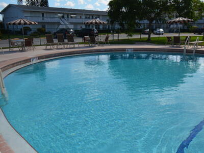 89 Canterbury D, West Palm Beach, FL 33417