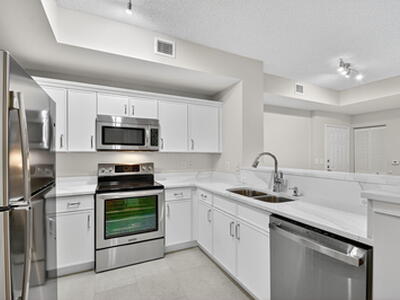 780 S Sapodilla Avenue