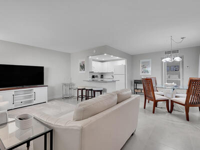 646 Flanders N, Delray Beach, FL 33484