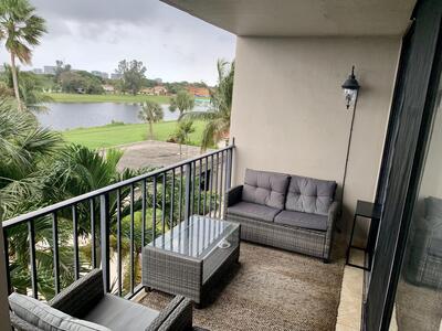 1830 Embassy Drive, West Palm Beach, FL 33401