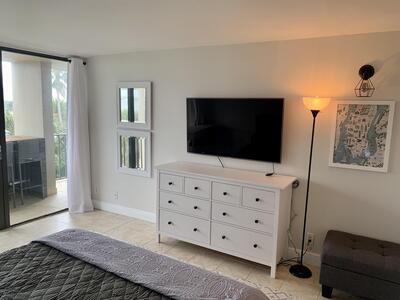 1830 Embassy Drive, West Palm Beach, FL 33401