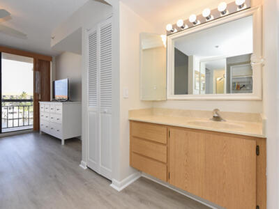 2401 Marina Isle Way, Jupiter, FL 33477