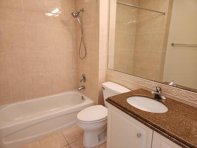 10 W Harbour Isle Drive E, Fort Pierce, FL 34949