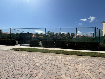 10 W Harbour Isle Drive E, Fort Pierce, FL 34949