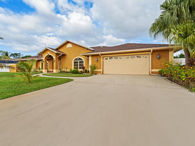 1255 SE Naples Lane, Port Saint Lucie, FL 34983