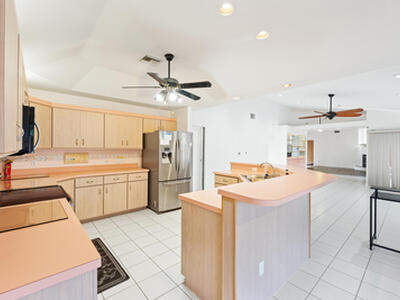 1255 SE Naples Lane, Port Saint Lucie, FL 34983