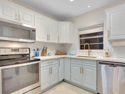 10693 N Military Trail, Palm Beach Gardens, FL 33410