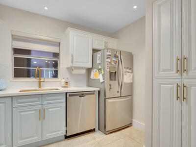 10693 N Military Trail, Palm Beach Gardens, FL 33410