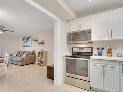 10693 N Military Trail, Palm Beach Gardens, FL 33410