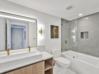 159 NE 6th Street, Miami, FL 33132