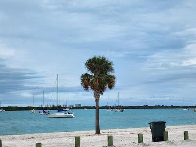 35 Harbour Isle Drive, Fort Pierce, FL 34949