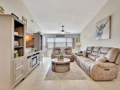 4693 Lucerne Lakes Boulevard E, Lake Worth, FL 33467