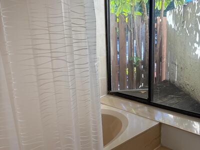 631 Executive Center Drive, West Palm Beach, FL 33401