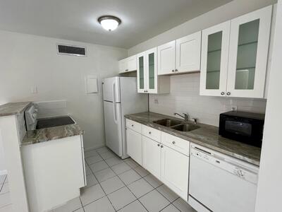 631 Executive Center Drive, West Palm Beach, FL 33401