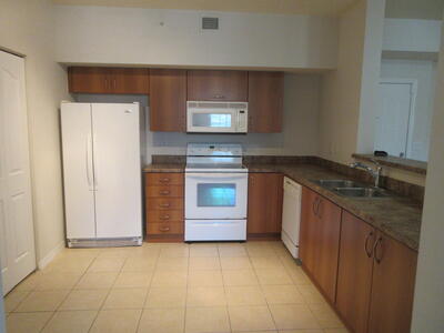 250 NE 3rd Avenue, Delray Beach, FL 33444