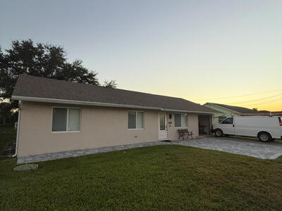 1082 SW Bellevue Avenue, Port Saint Lucie, FL 34953