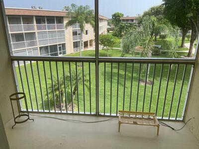 400 Village Green Circle W, Palm Springs, FL 33461