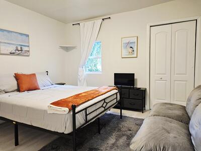 719 Briggs Street, West Palm Beach, FL 33405