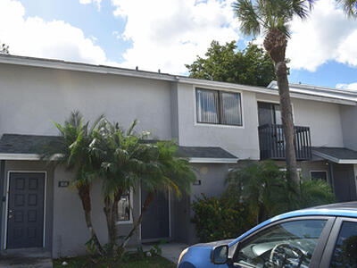 905 Riverside Drive, Greenacres, FL 33463