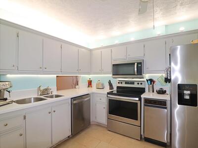 133 Lakes End Drive, Fort Pierce, FL 34982