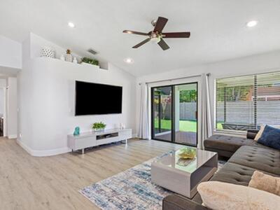 10581 Mendocino Lane, Boca Raton, FL 33428