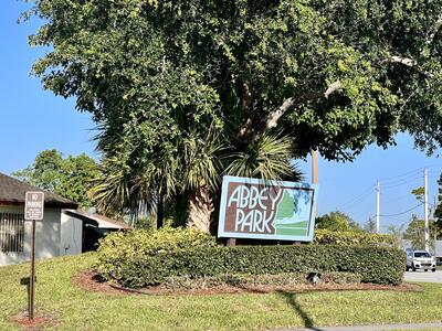 1766 Abbey Road, West Palm Beach, FL 33415