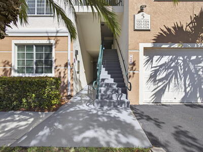 5301 Myrtlewood Circle E, Palm Beach Gardens, FL 33418