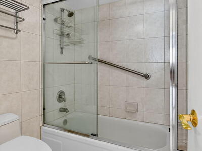 800 SE 20th Avenue, Deerfield Beach, FL 33441