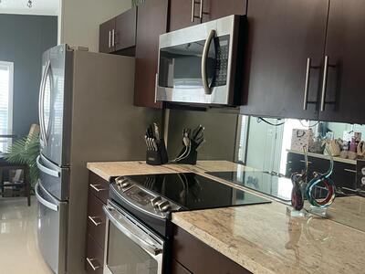 817 Sunglow Street, Boynton Beach, FL 33436