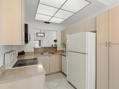 3646 English Road, Lake Worth, FL 33467