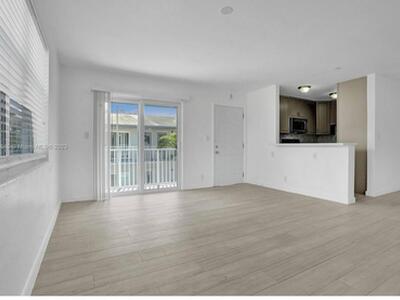 930 N 14 Court, Hollywood, FL 33020