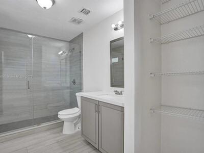 930 N 14 Court, Hollywood, FL 33020