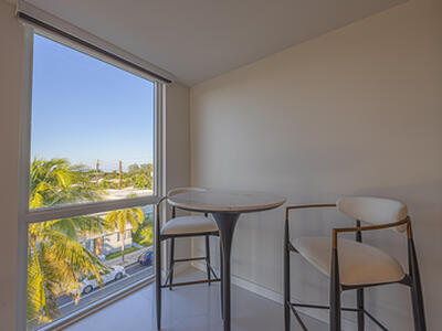 117 Lake Avenue, Lake Worth, FL 33460