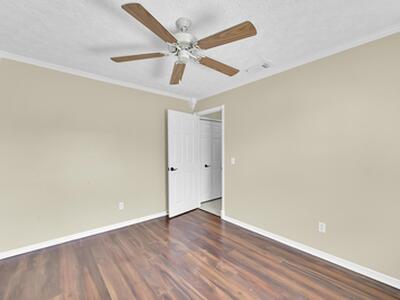 462 NW Sherbrooke Avenue, Port Saint Lucie, FL 34983