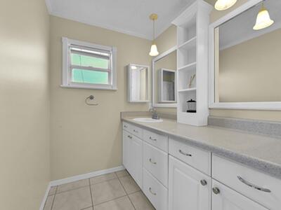 462 NW Sherbrooke Avenue, Port Saint Lucie, FL 34983