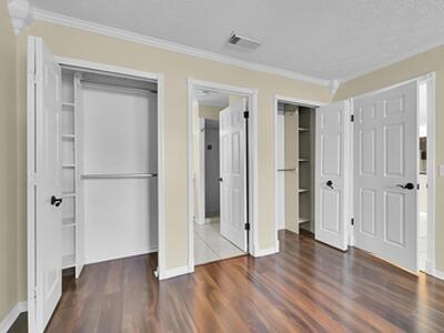 462 NW Sherbrooke Avenue, Port Saint Lucie, FL 34983