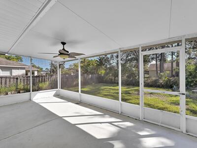 462 NW Sherbrooke Avenue, Port Saint Lucie, FL 34983